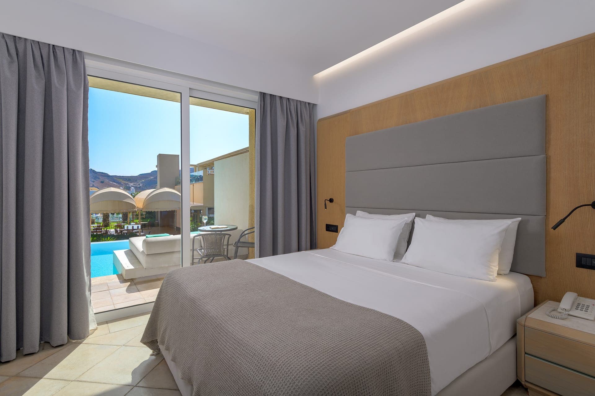 room-types-LINDROYAL-SUITSP-0.jpg