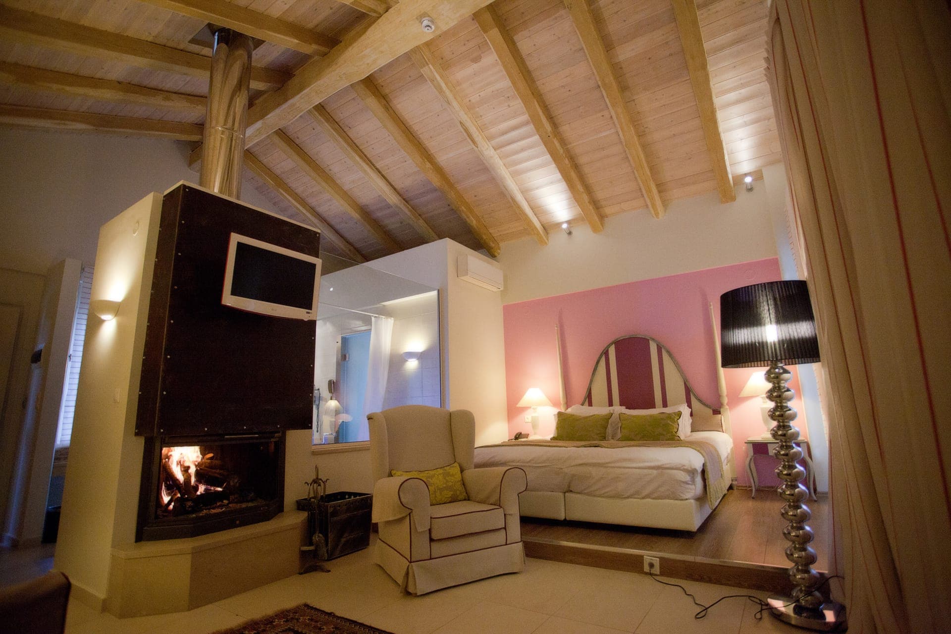 room-types-LITOHORO-VIPVIL-0.jpg