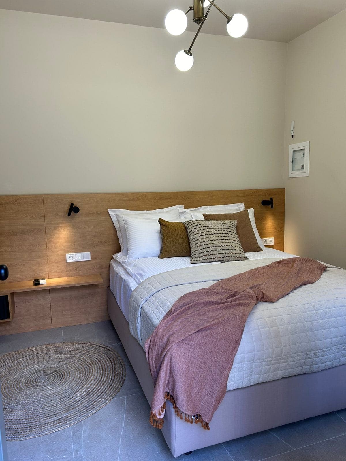 room-types-LIVINGACR-STDATR-0.jpg