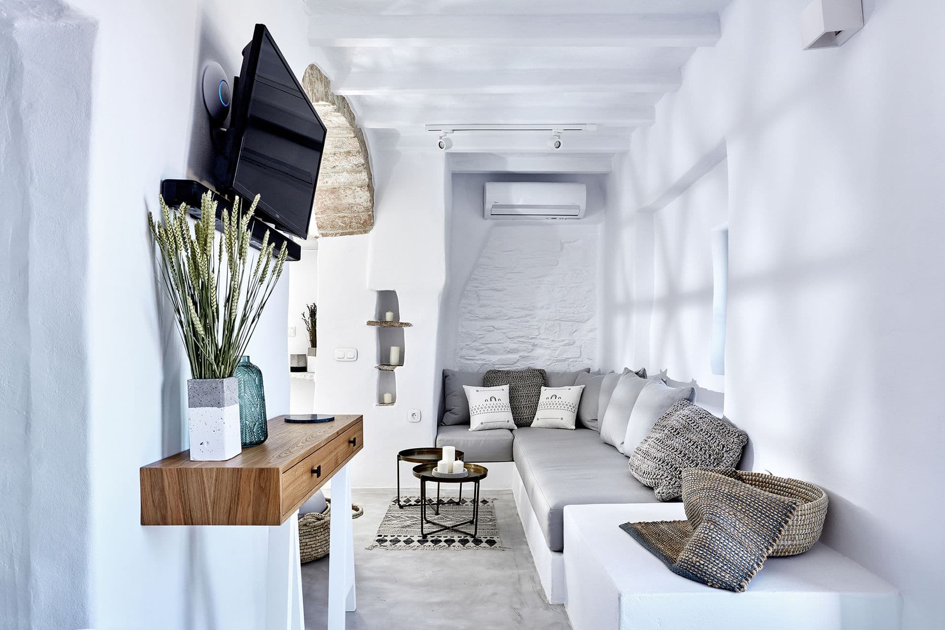 room-types-LIVINGTHER-DDBLSV-0.jpg
