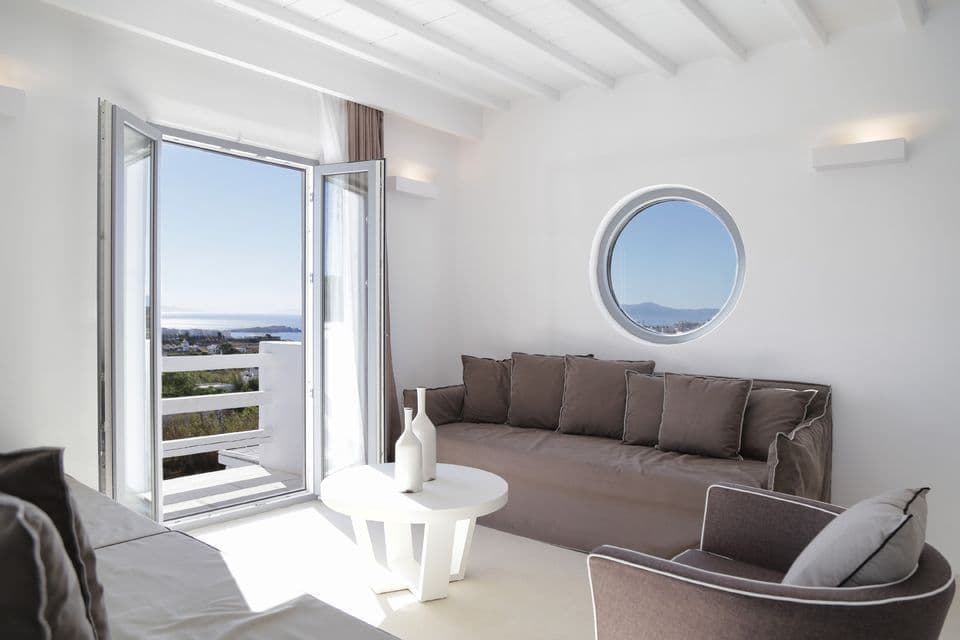 room-types-LIVINMYKON-DBLS-0.jpg