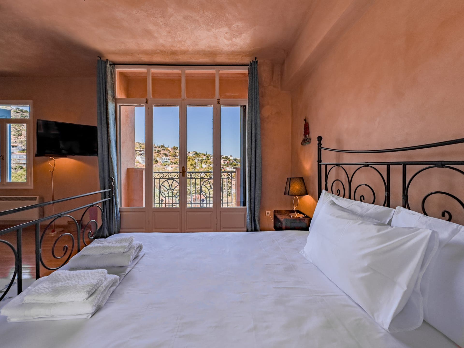 room-types-LMPROPERTY-TUSCAN-0.jpg