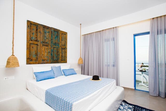 room-types-LNDPRTBLUE-APTBLC-0.jpg