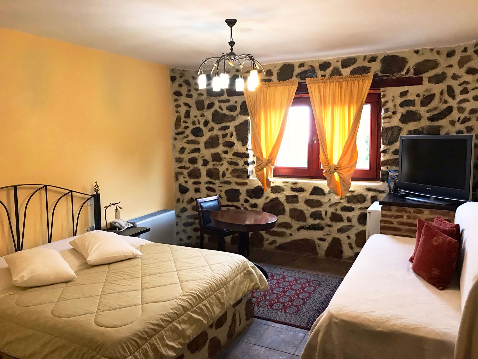 room-types-LOGGASH-DBLGF-0.jpg