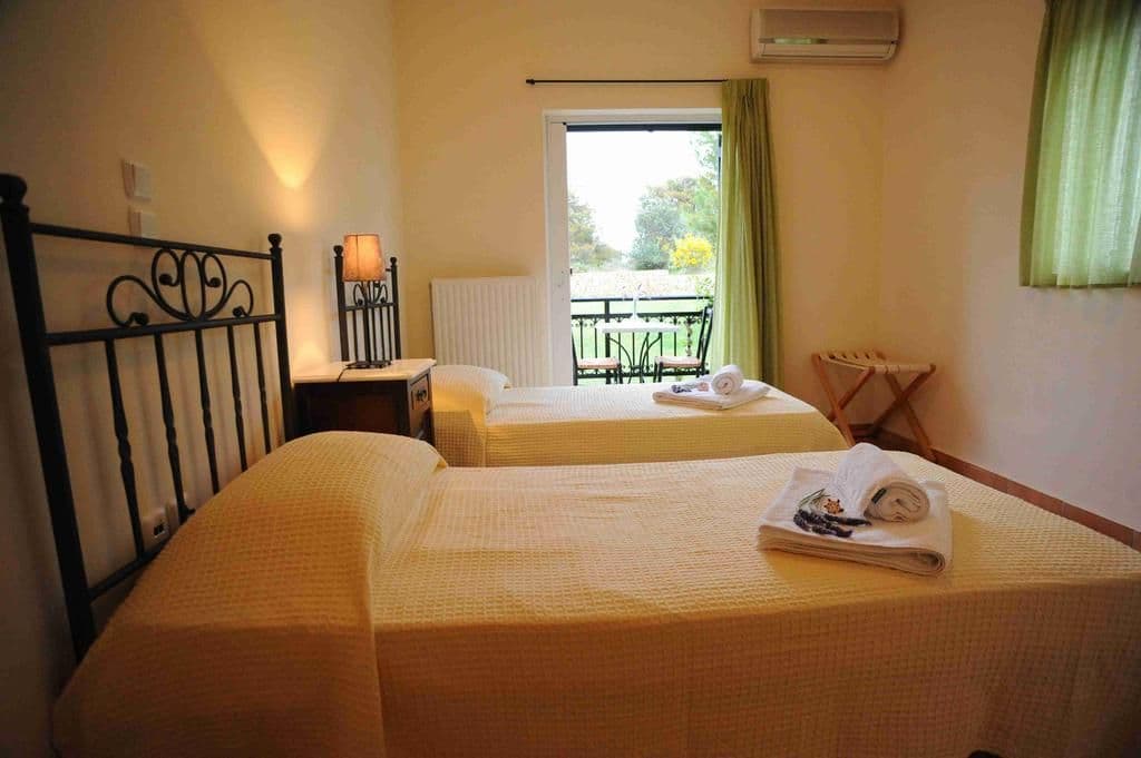 room-types-LONGVIEW-DBL-0.jpg
