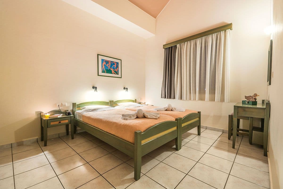 room-types-LOTUSCH-STDSTU-0.jpg