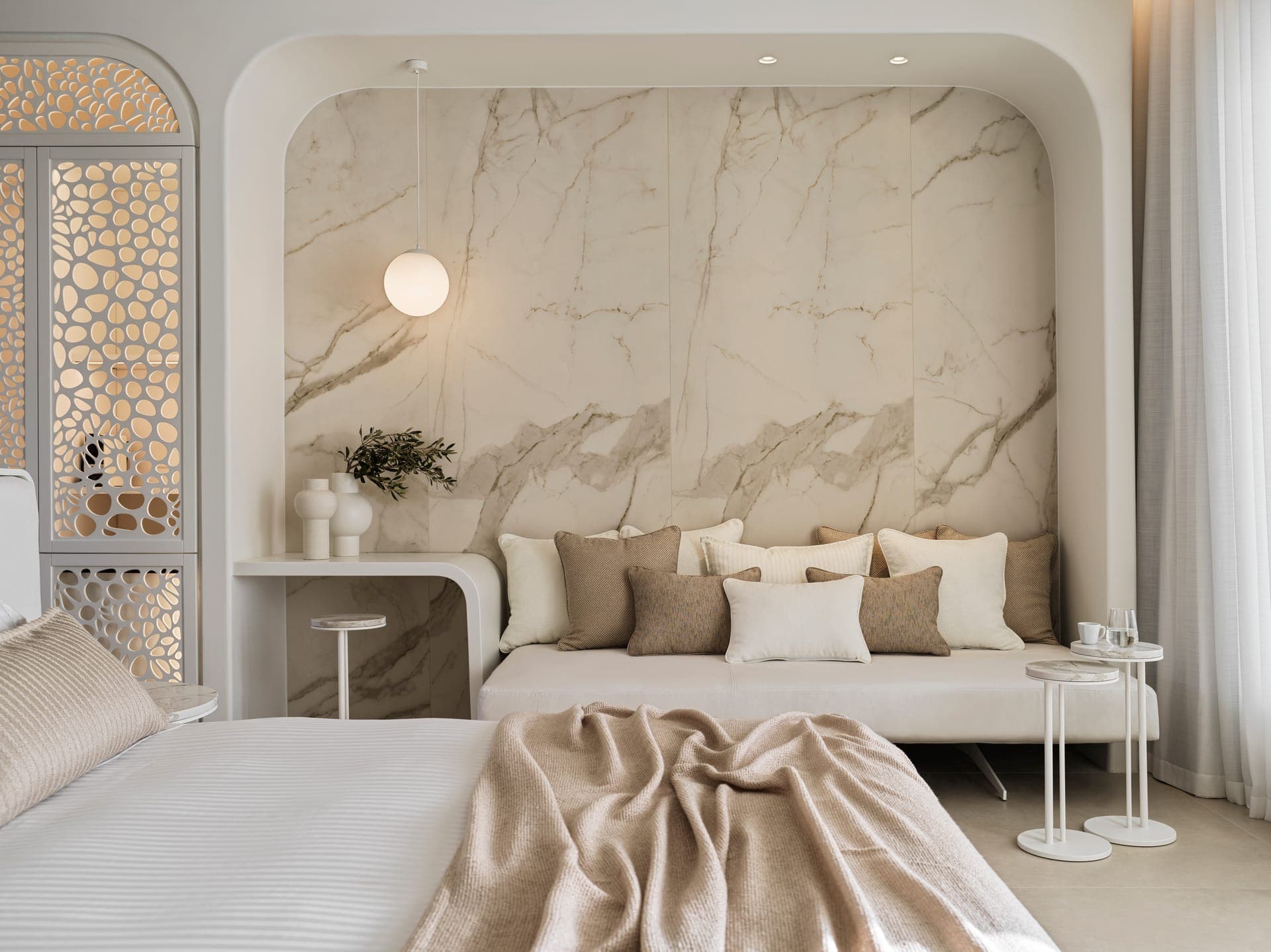 room-types-LOVIAMYK-POOLSV-0.jpg