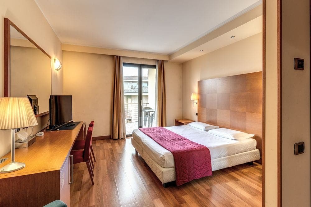 room-types-LUNA-DBLBUS-0.jpg