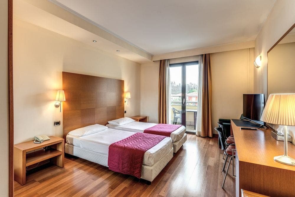 room-types-LUNA-DBLCOM-0.jpg