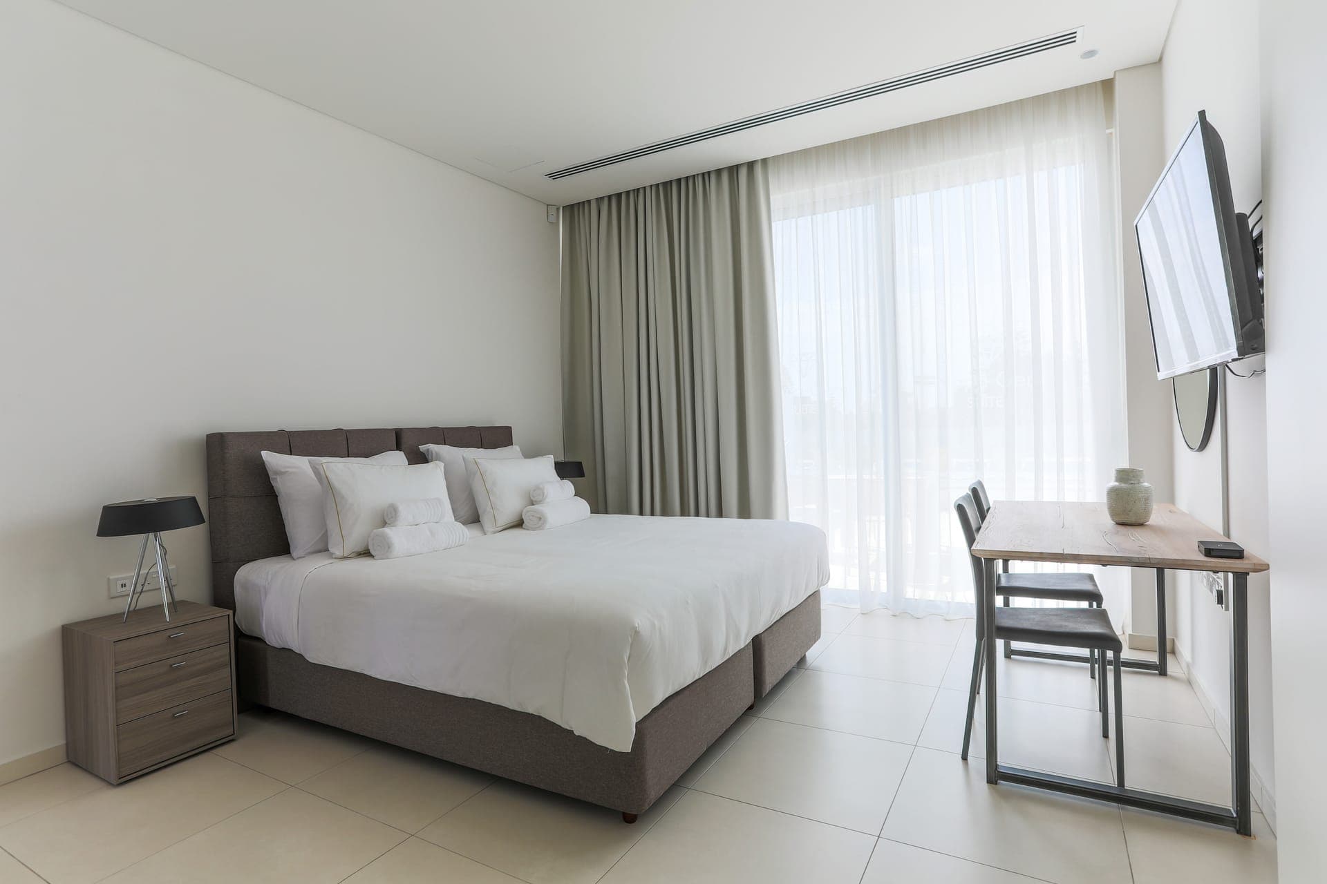 room-types-LUXELVILLA-STUD-0.jpg