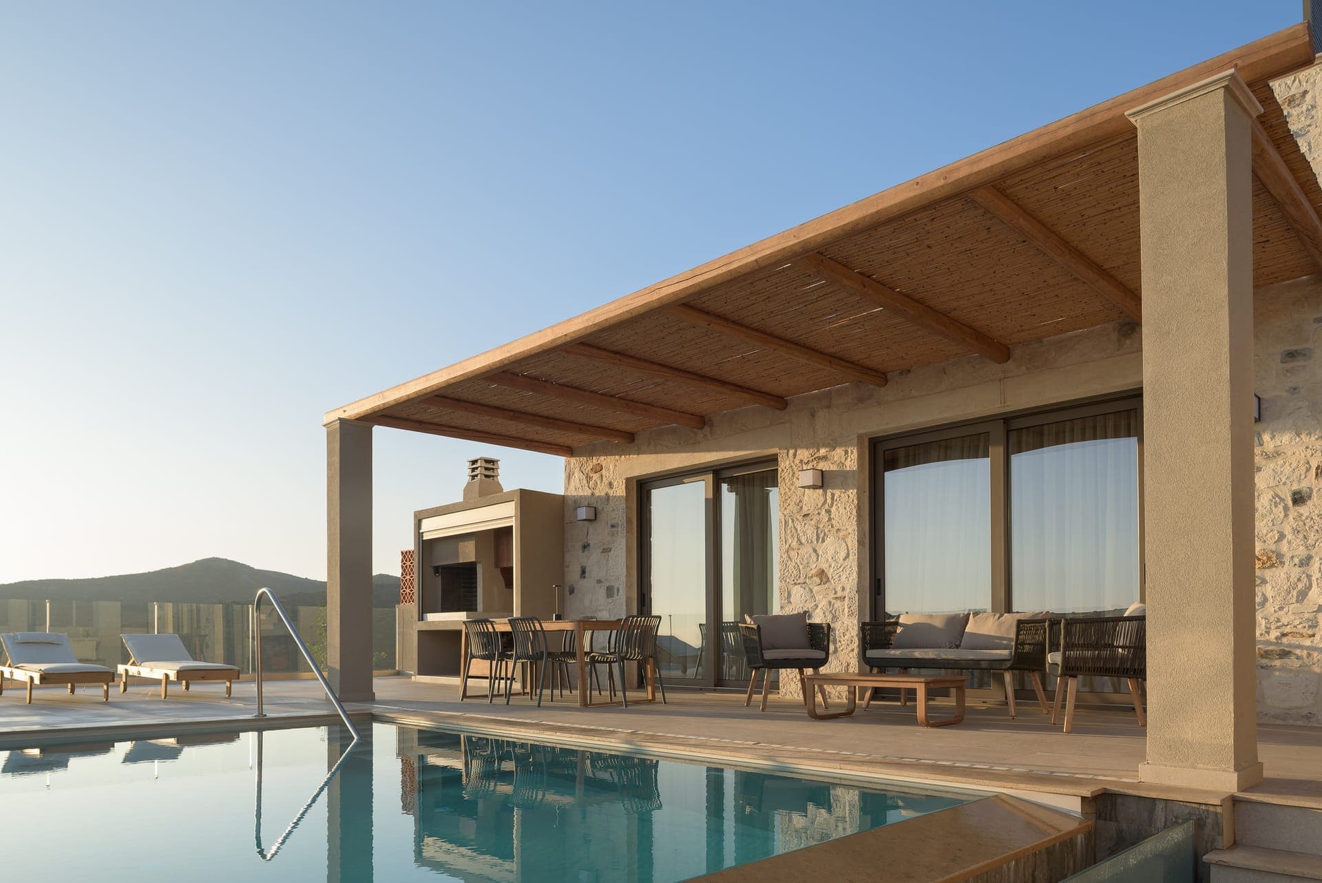 room-types-LUXSTONEV-INO-0.jpg