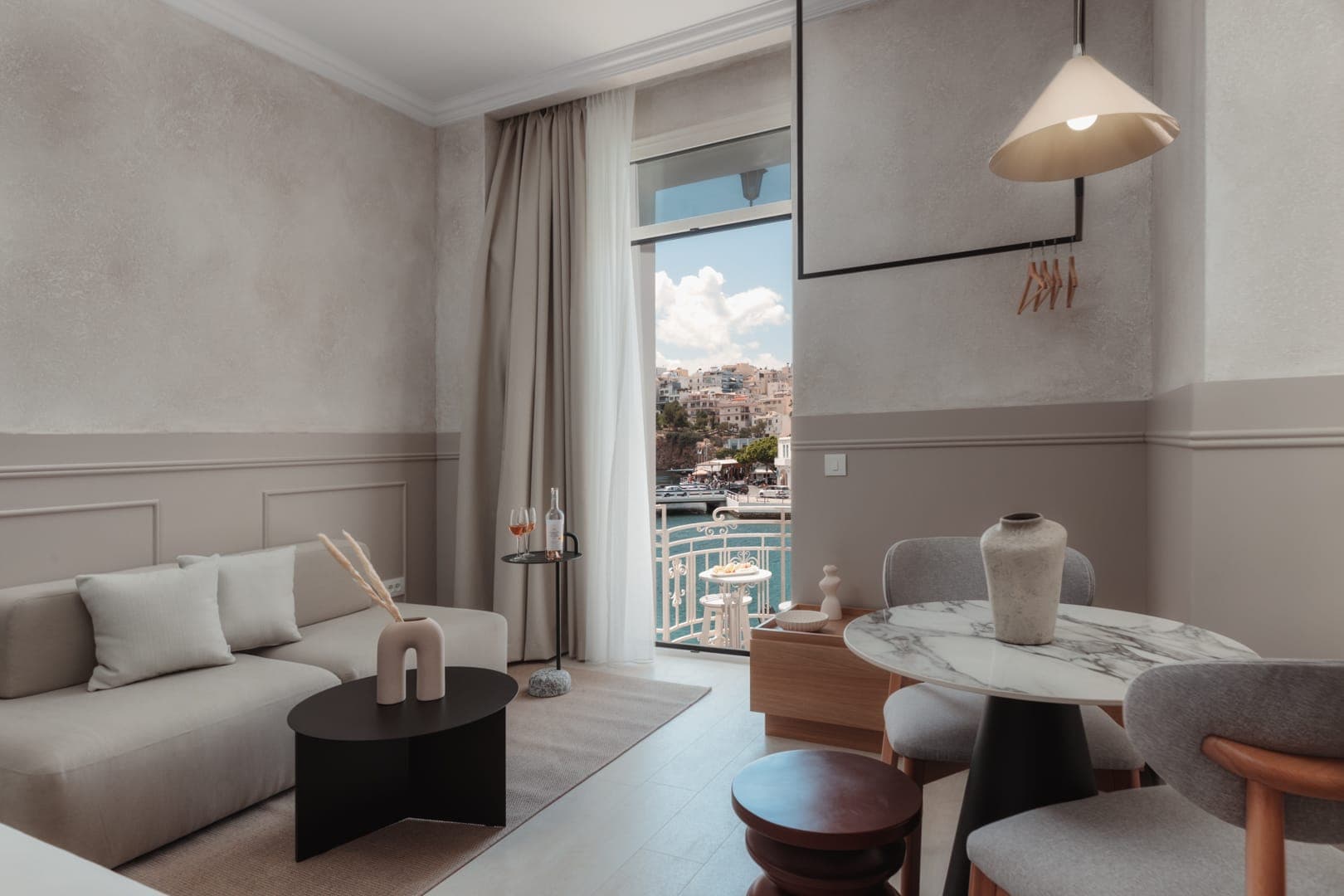 room-types-LUXSUILATO-1-0.jpg