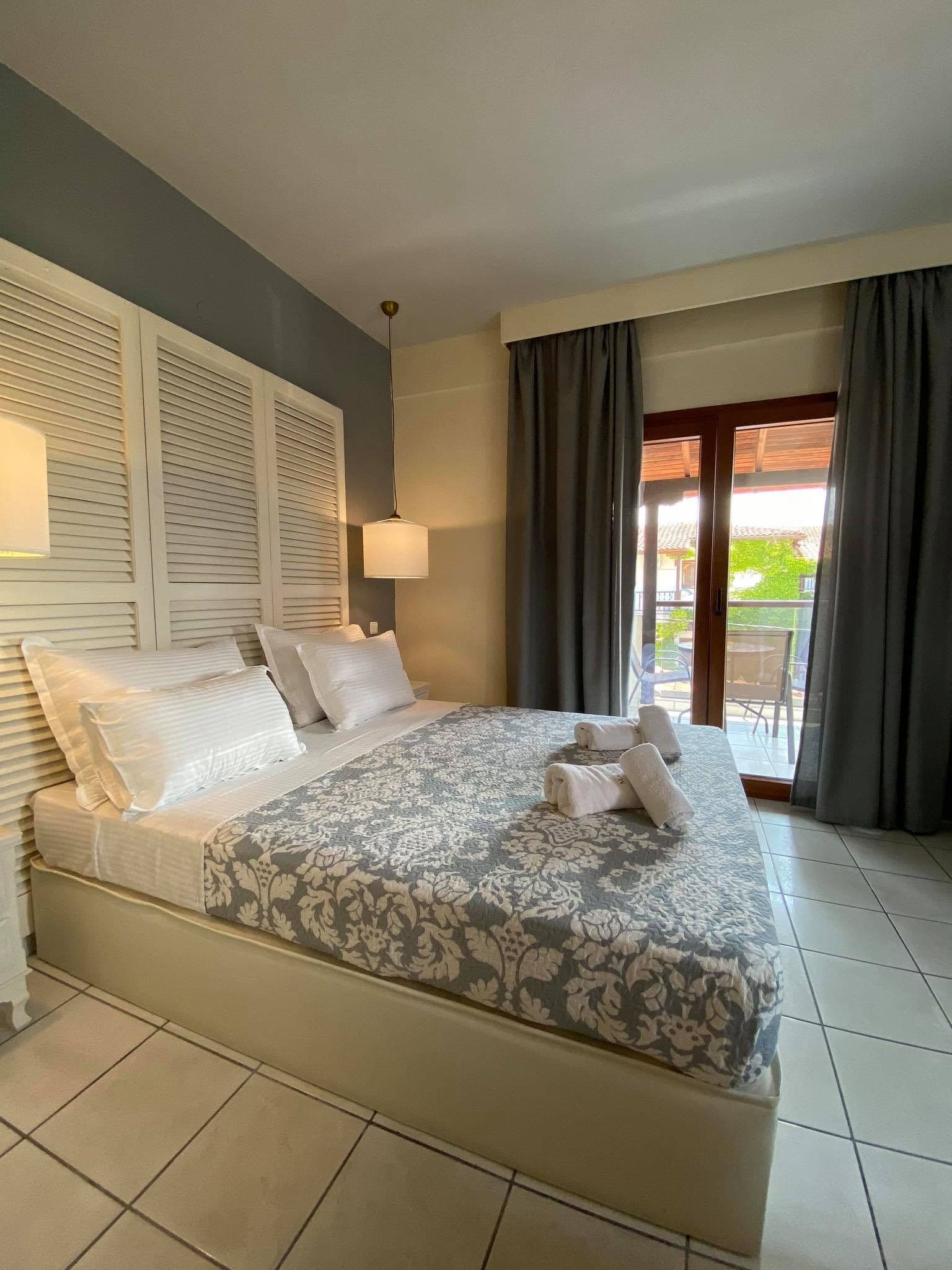 room-types-MAGDALENAH-TRPL-0.jpg