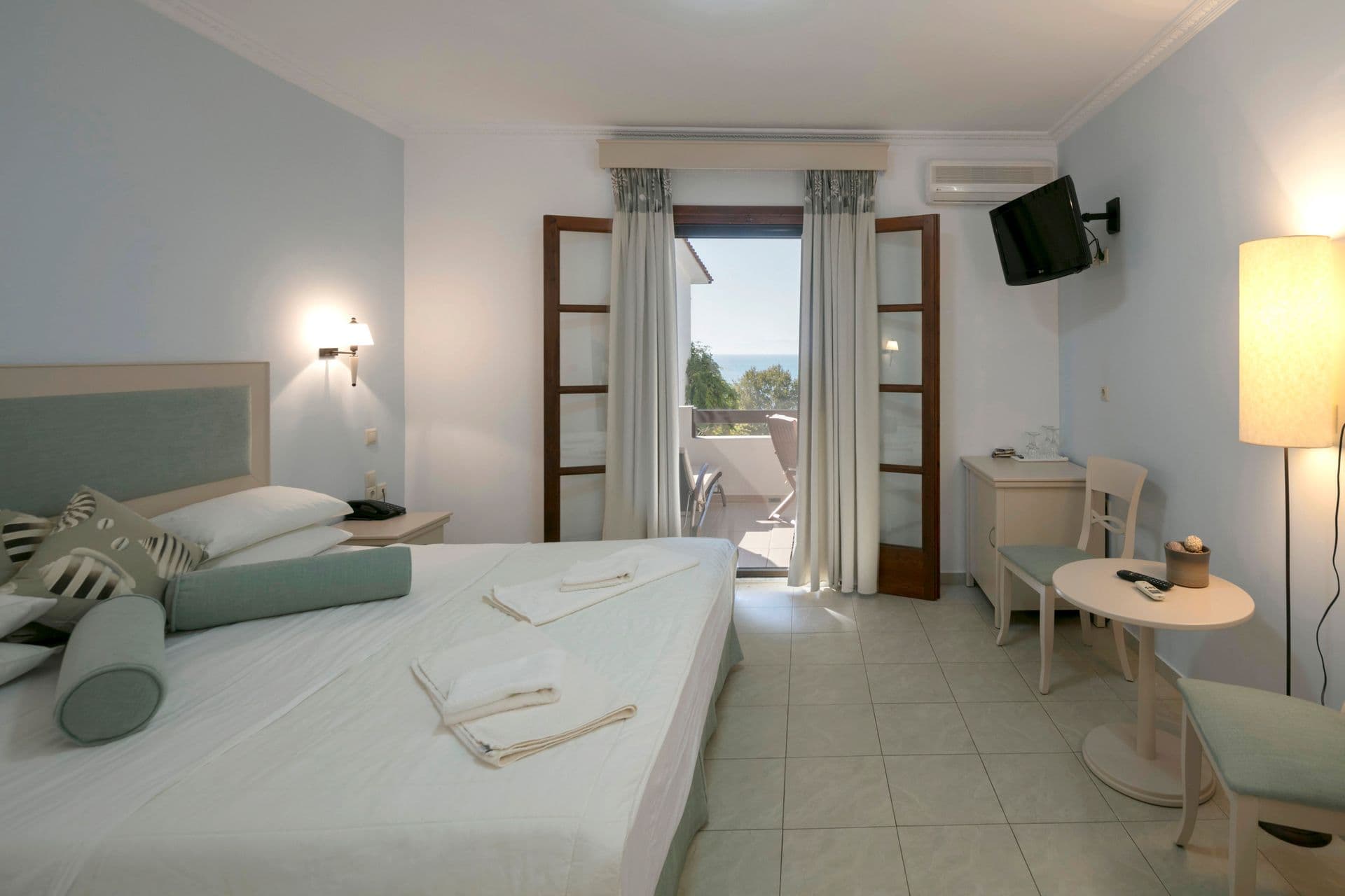 room-types-MAGICHTLS-ECODBL-0.jpg