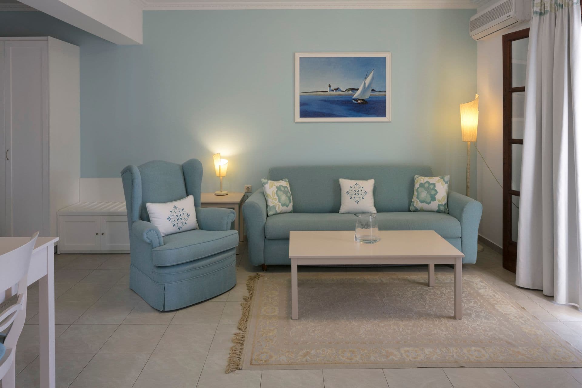 room-types-MAGICHTLS-SPRSUI-0.jpg