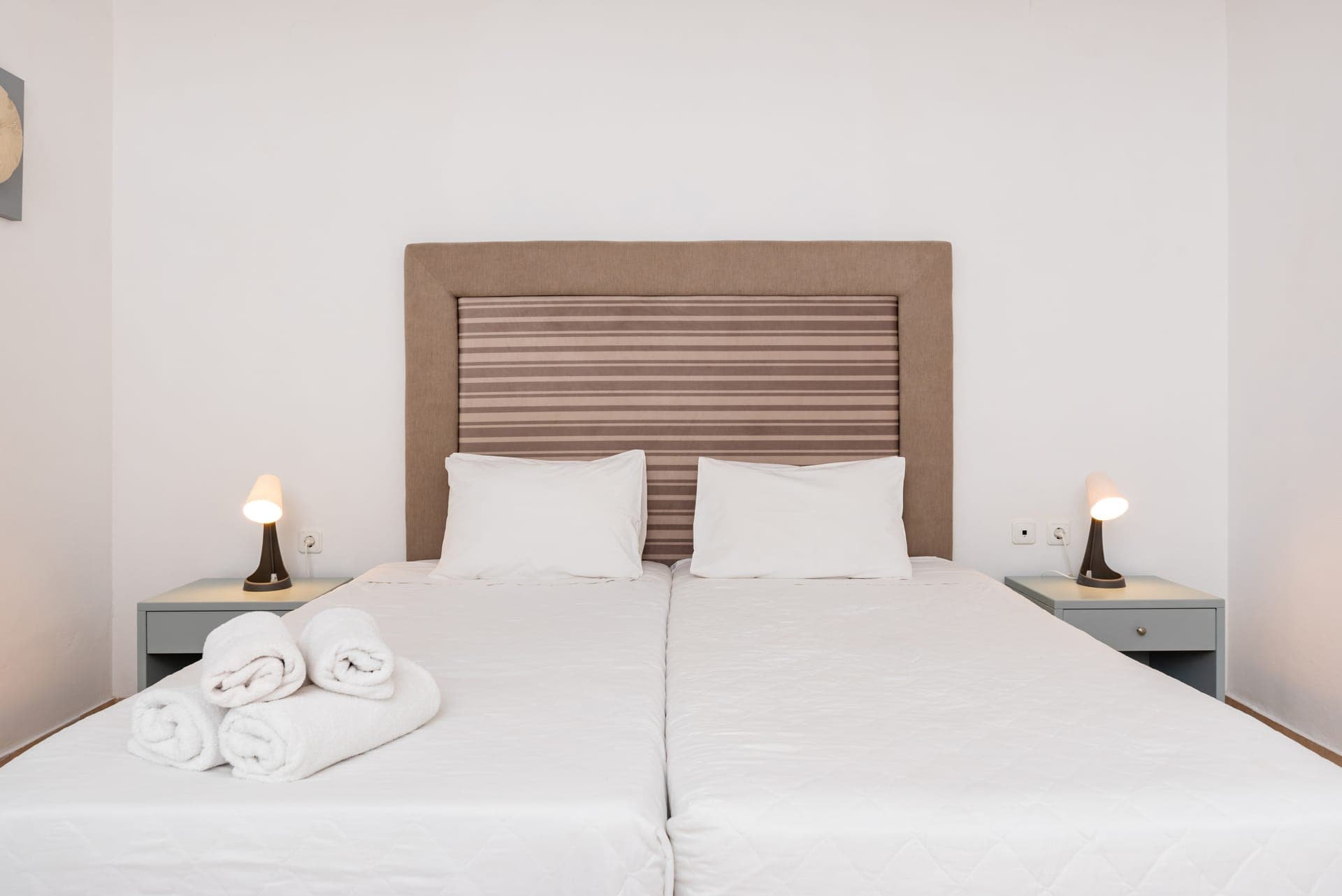 room-types-MAISTRHTL-STDDBL-0.jpg