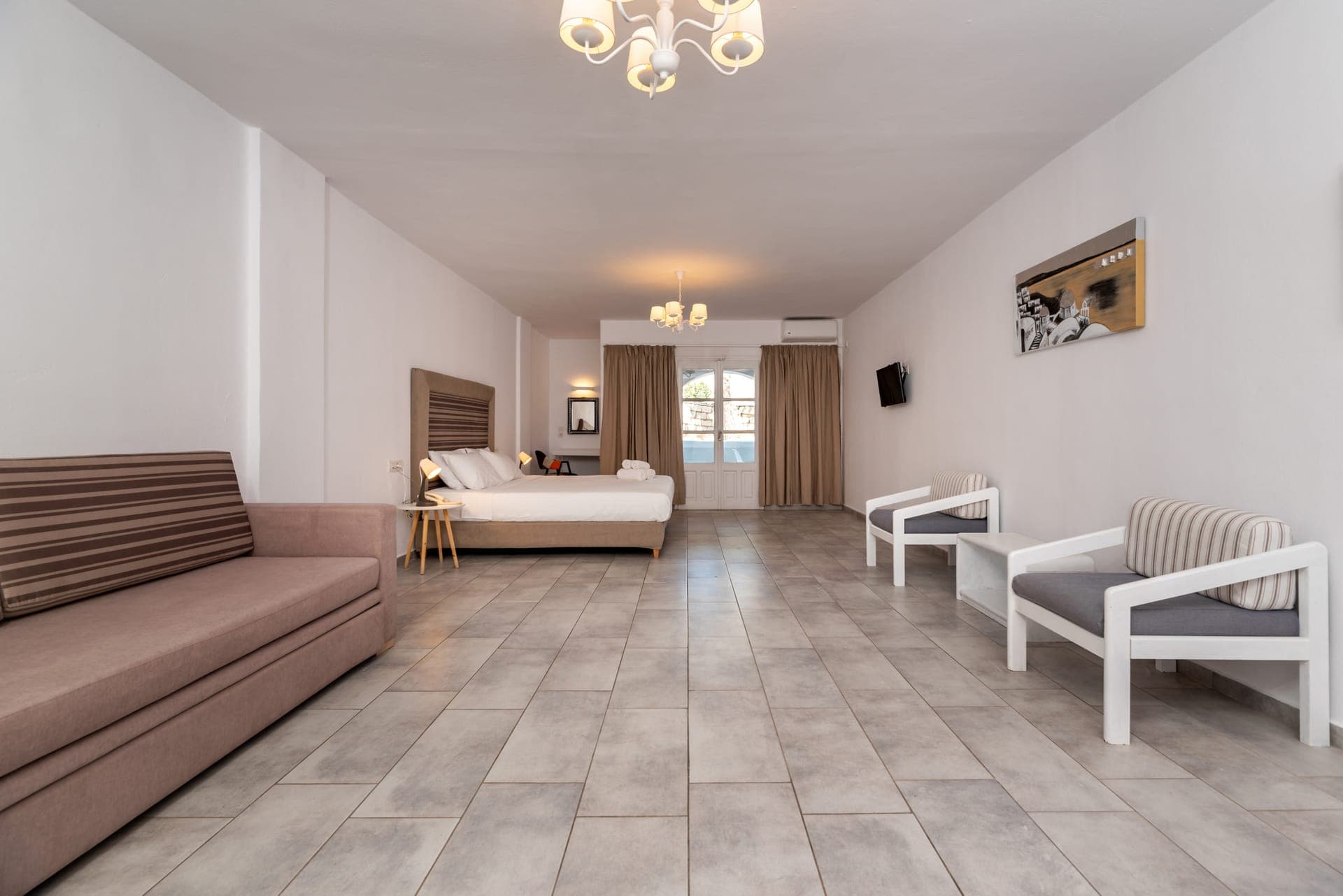 room-types-MAISTRHTL-SUPPL-0.jpg