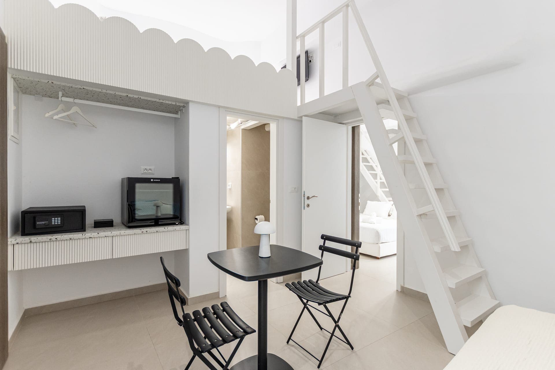 room-types-MAJOSUITES-PETLOF-0.jpg