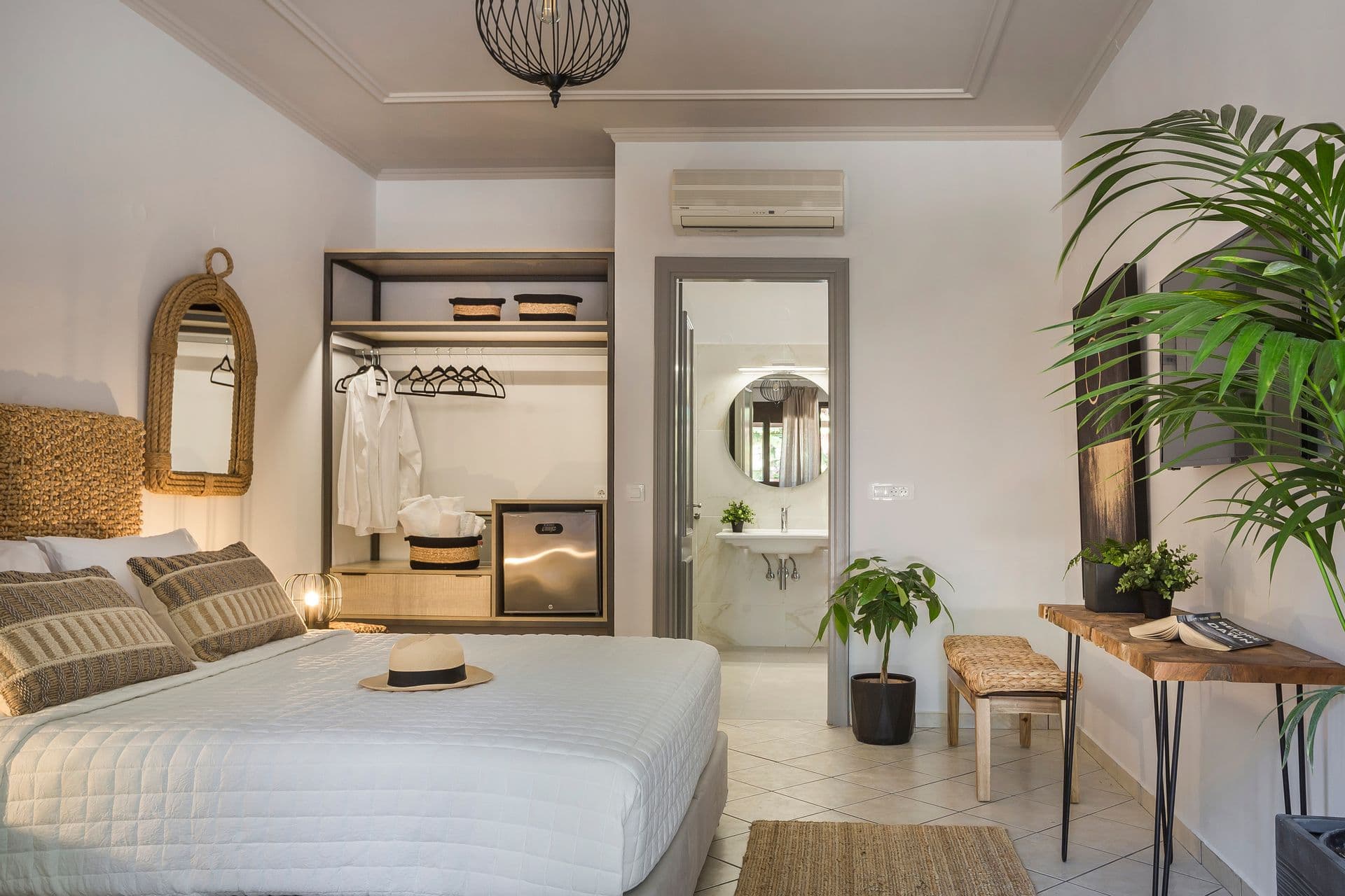 room-types-MAKISHOTEL-BOHTRL-0.jpg