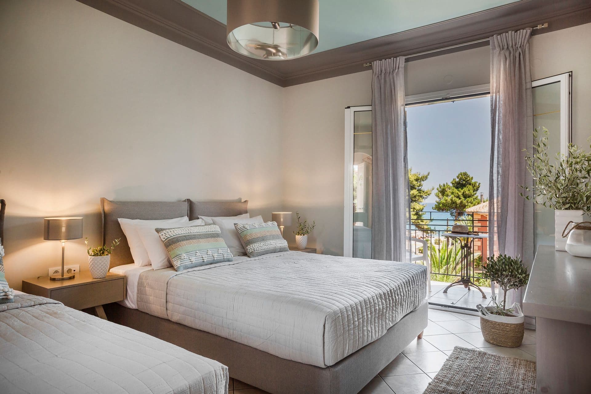 room-types-MAKISHOTEL-CLTRPL-0.jpg