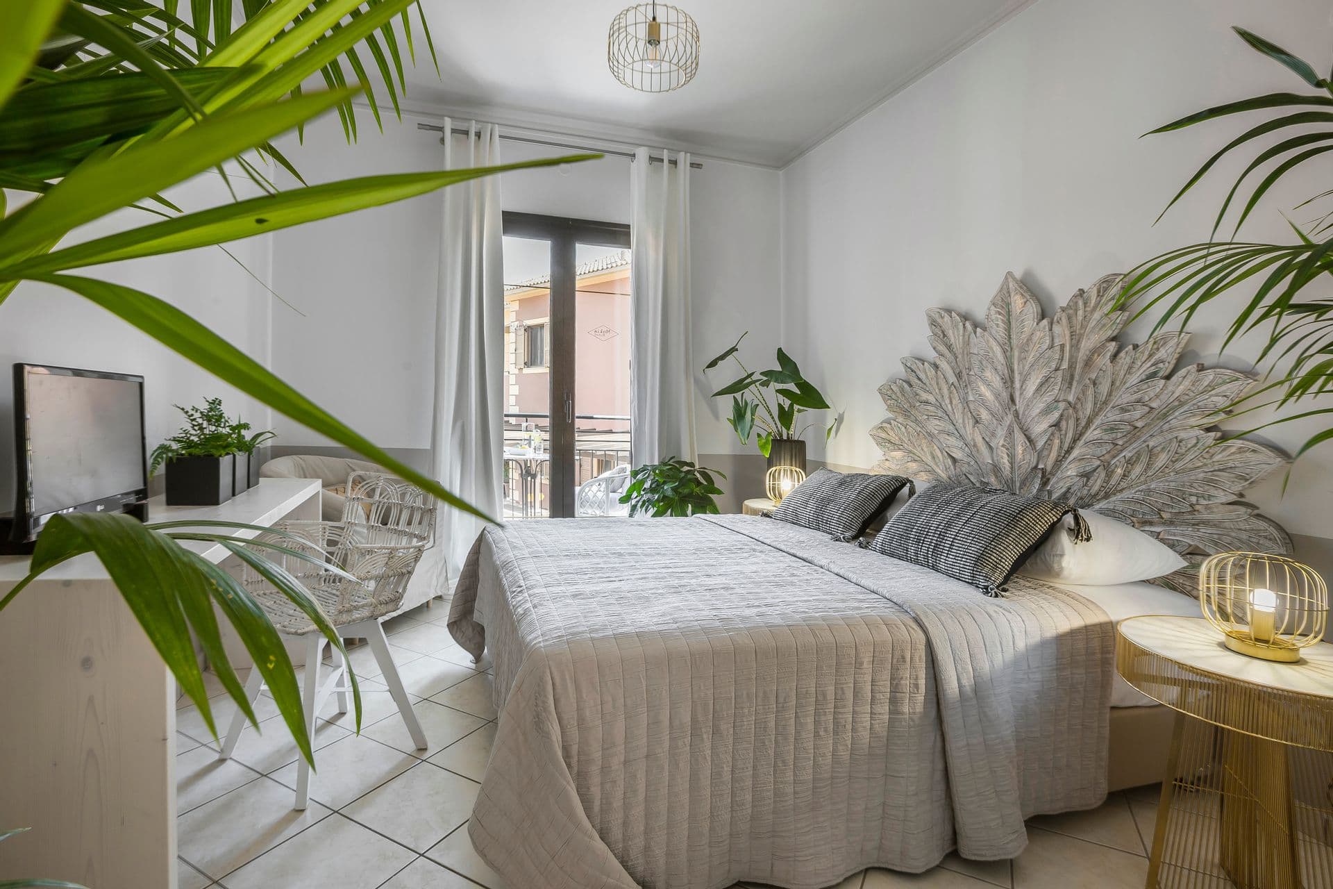 room-types-MAKISHOTEL-DELDBL-0.jpg