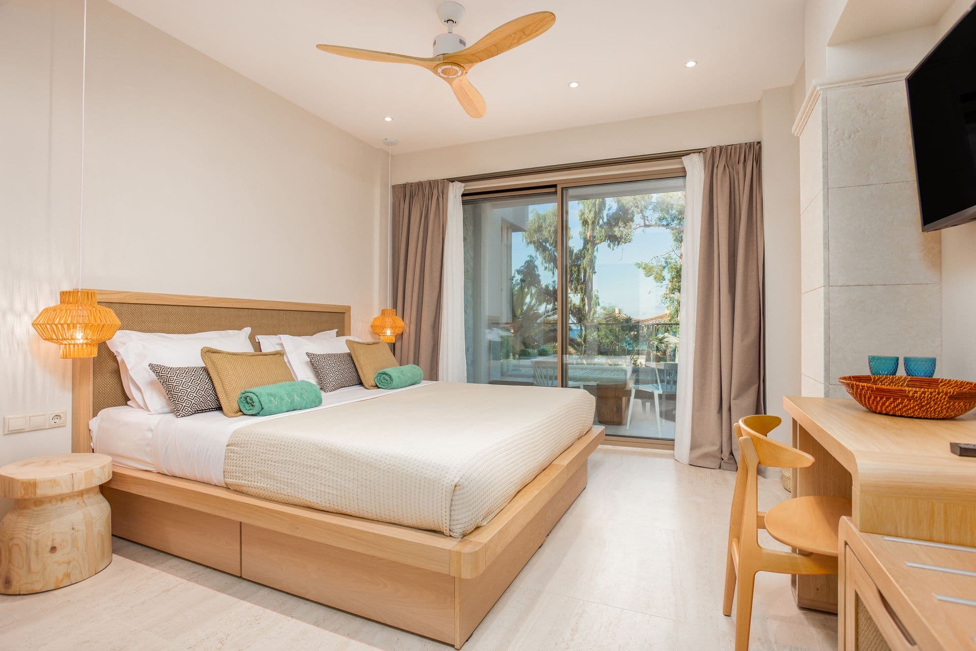 room-types-MAKOSUITES-DBLSV-0.jpg