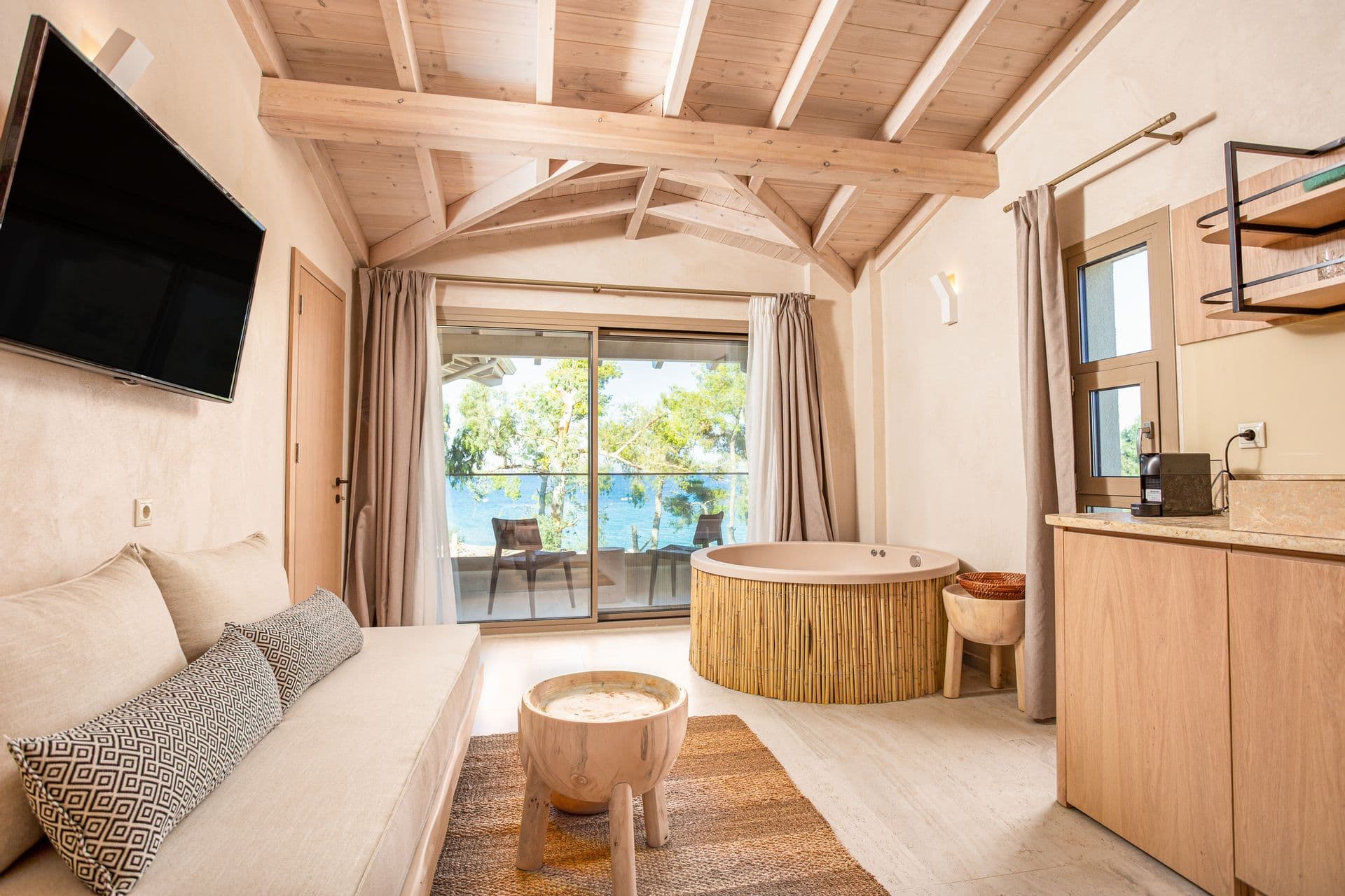 room-types-MAKOSUITES-EXEJAC-0.jpg