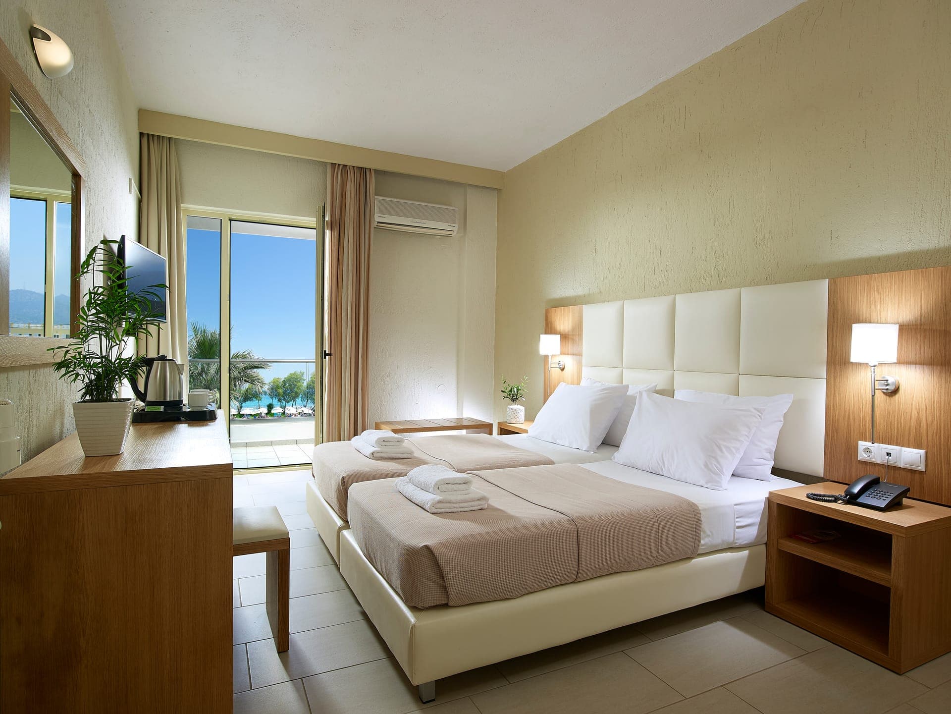 room-types-MALIABAYCR-FAM-0.jpg