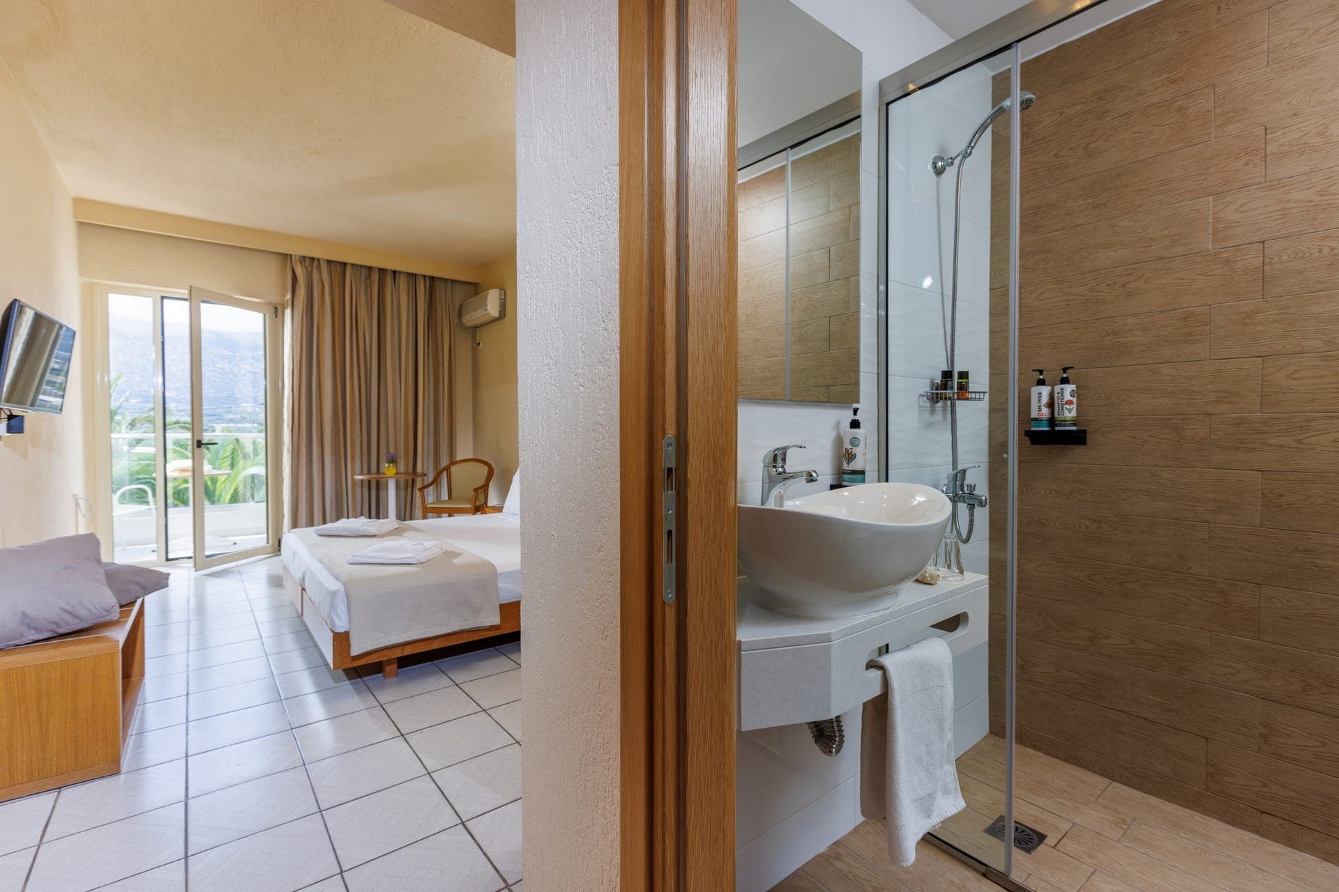 room-types-MALIABAYCR-STDGV-0.jpg