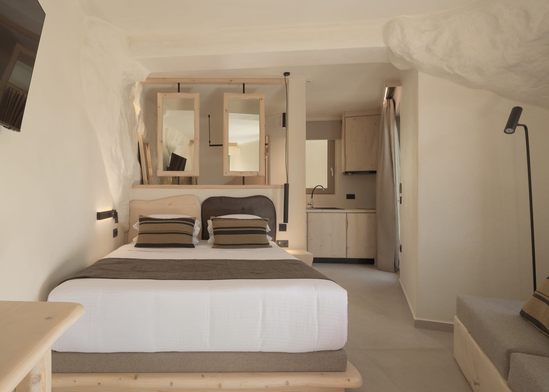 room-types-MANILI-JSHT-0.jpg