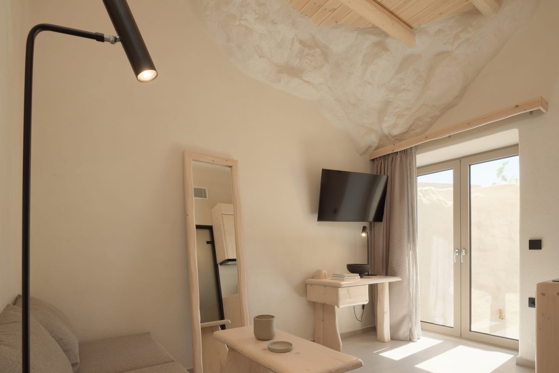room-types-MANILI-SSL-0.jpg