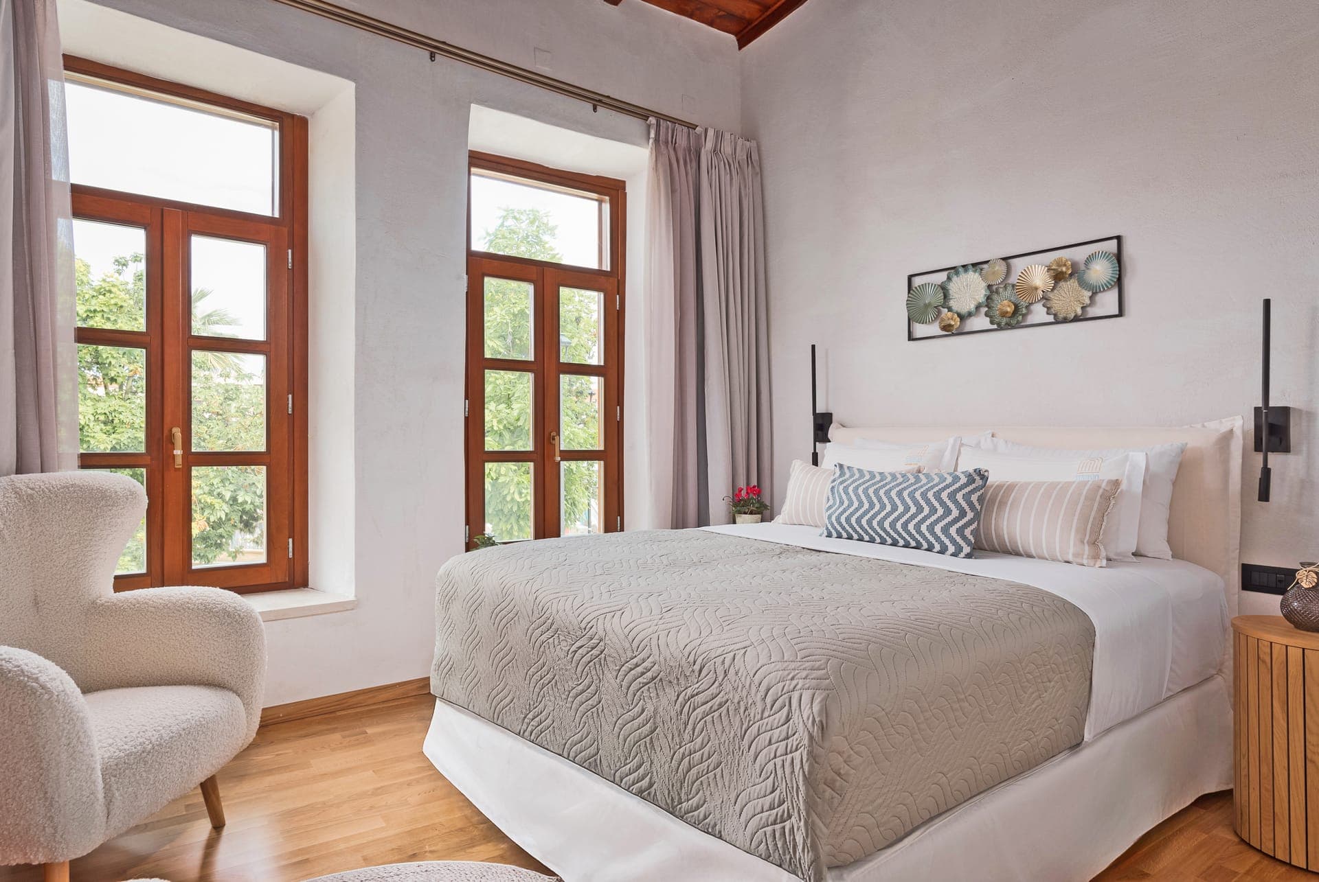 room-types-MANSIOBHRE-DELUXE-0.jpg