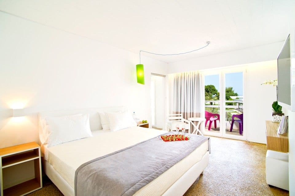 room-types-MARATHONB-EXACC-0.jpg