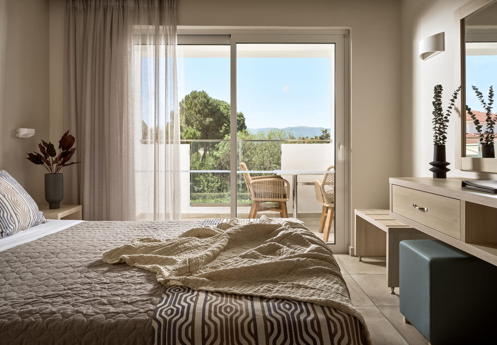 room-types-MARELEN-SUPTWN-0.jpg