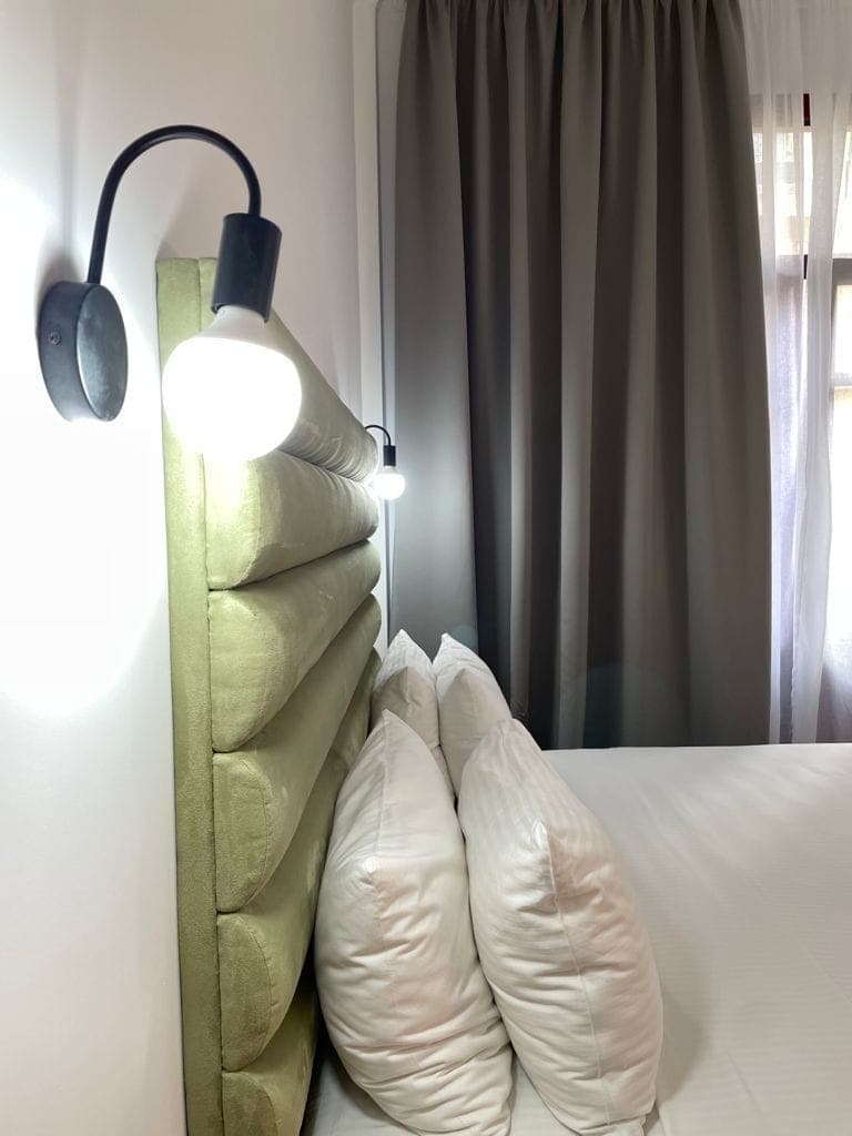 room-types-MAROON-02-0.jpg