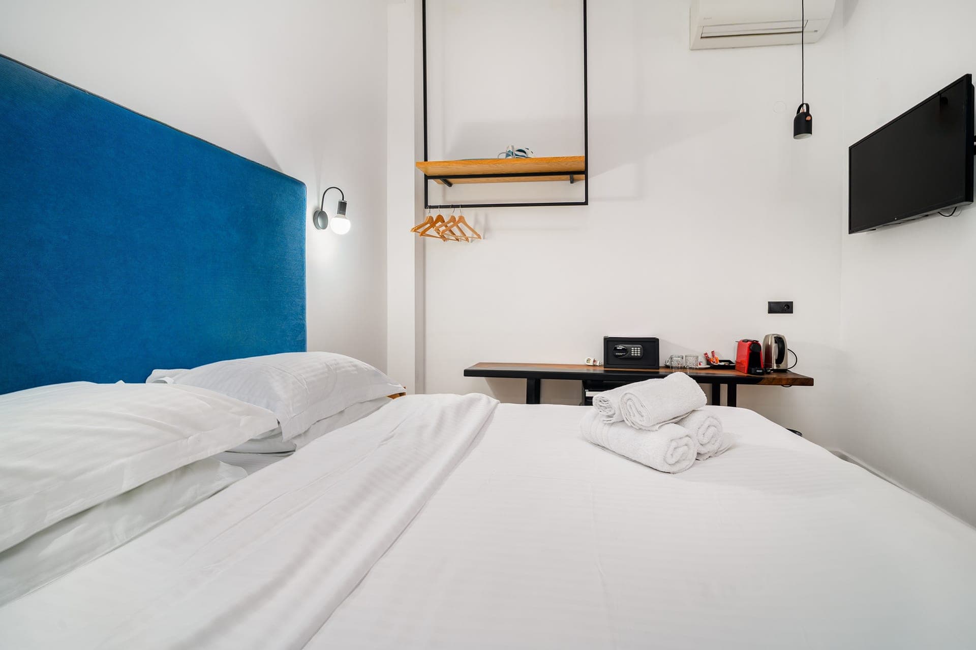 room-types-MAROON-06-0.jpg