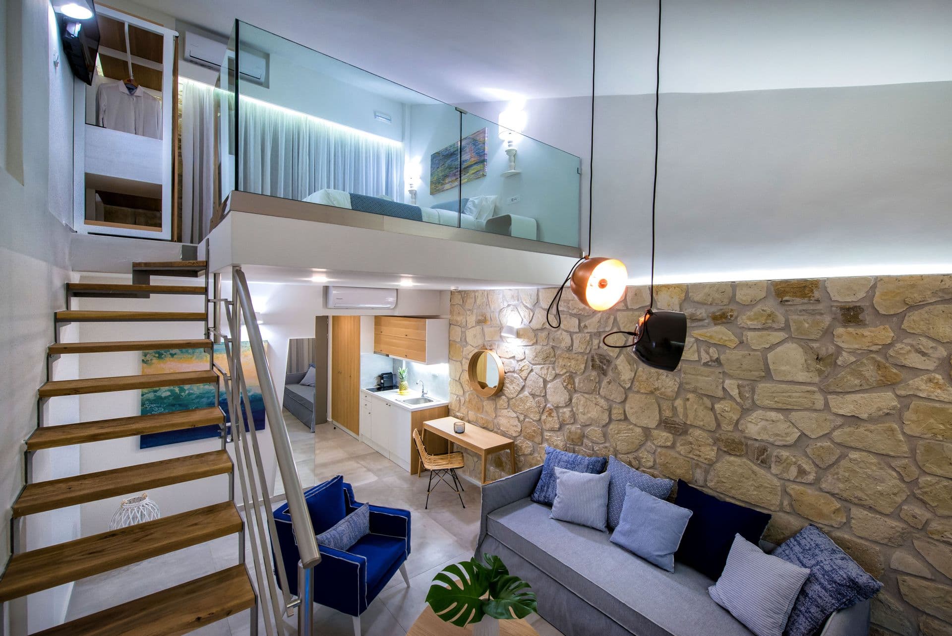 room-types-MARYHOTEL-SUITSL-0.jpg