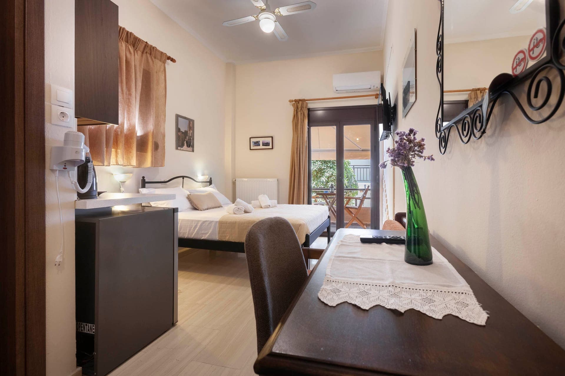 room-types-MBALCONY-SD-0.jpg