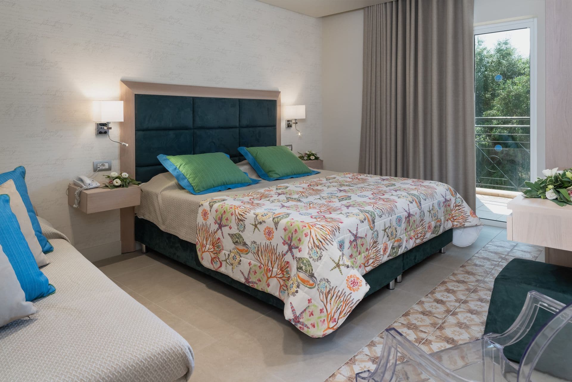 room-types-MBBEACH-SUPDLX-0.jpg