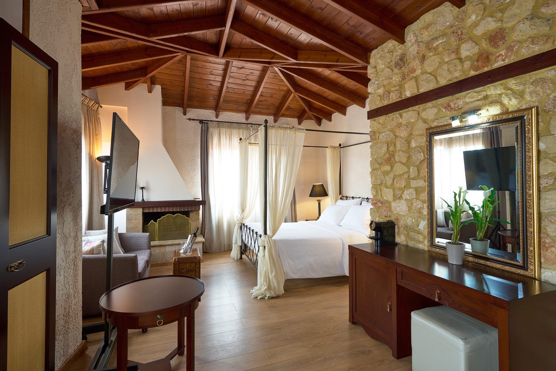 room-types-MEDITOLYMP-LUXSUI-0.jpg