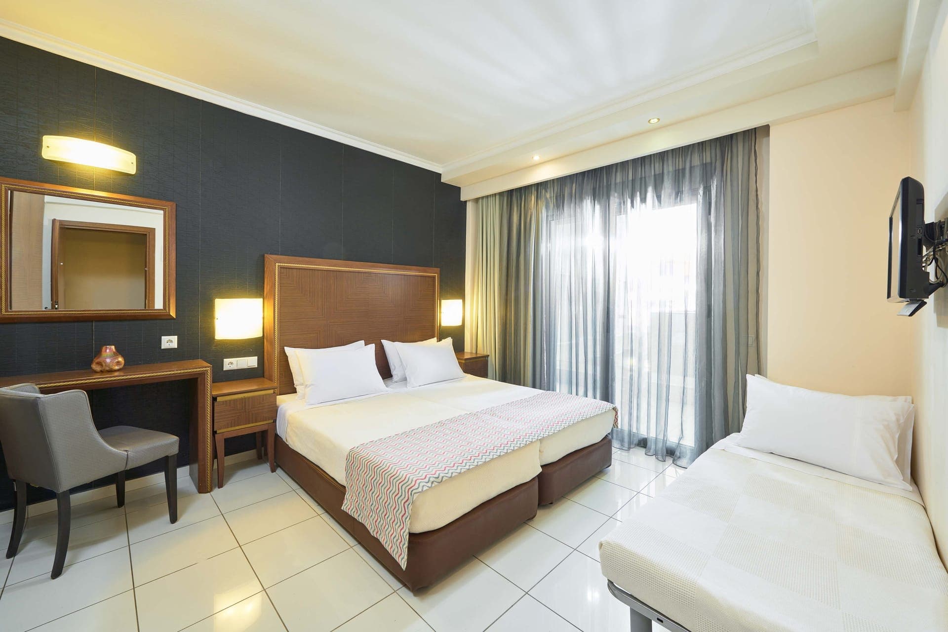 room-types-MEDITRESOR-TRIPLE-0.jpg
