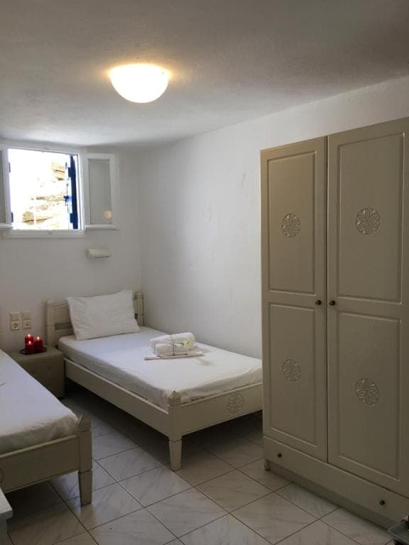 room-types-MEGASROOMS-ECON-0.jpg