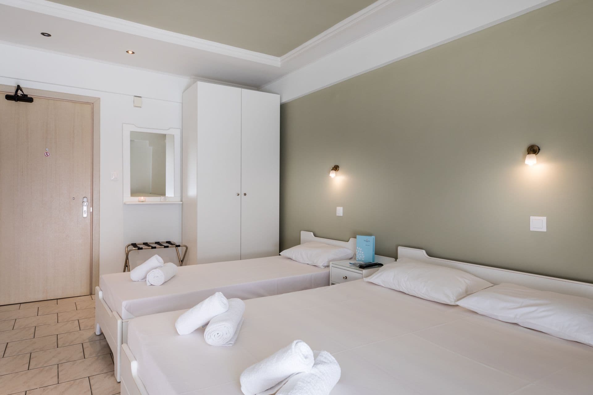 room-types-MELISANTHI-TRIPLE-0.jpg