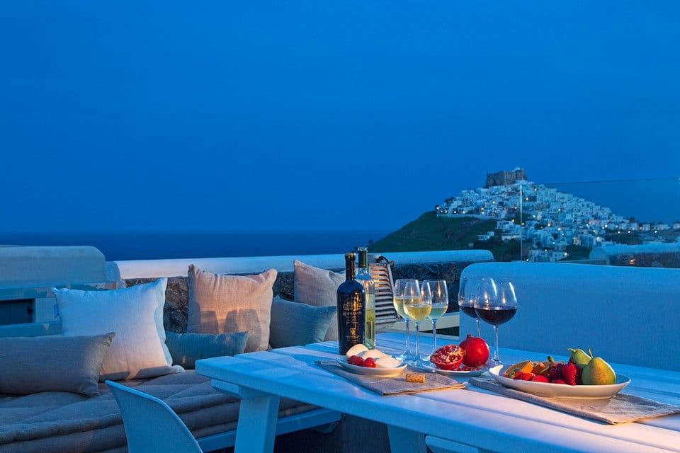 room-types-MELOGRANO-SUITE-0.jpg