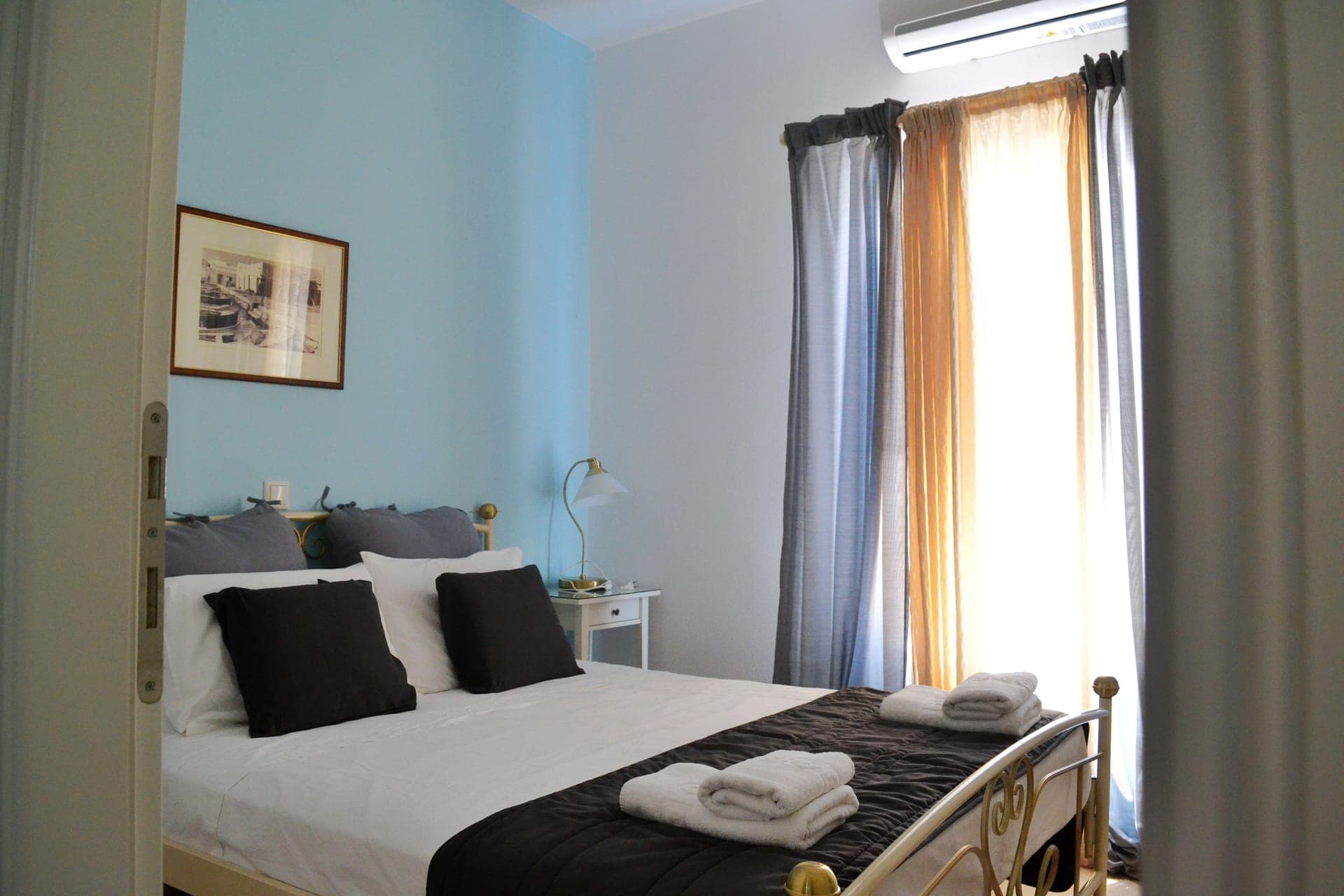 room-types-MERBLUEPAR-APTTER-0.jpg