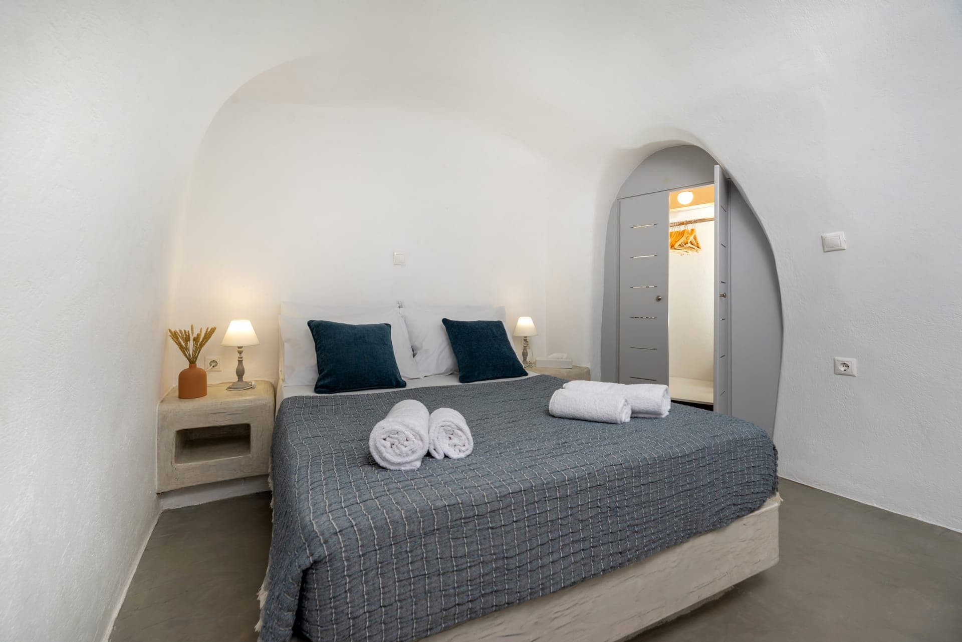 room-types-MESSAVOLIR-NYKTER-0.jpg