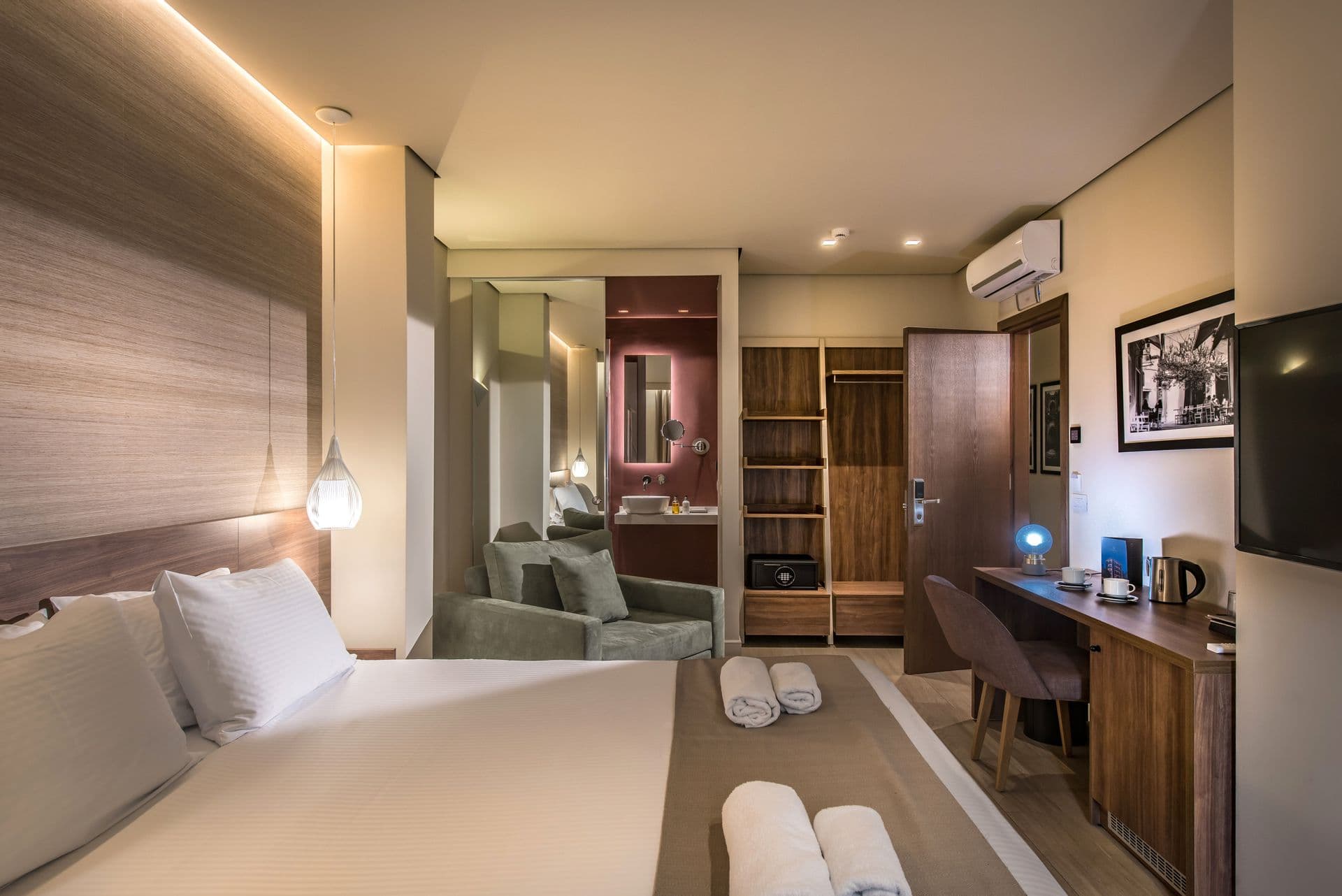 room-types-METROPOLEU-TRIPLE-0.jpg
