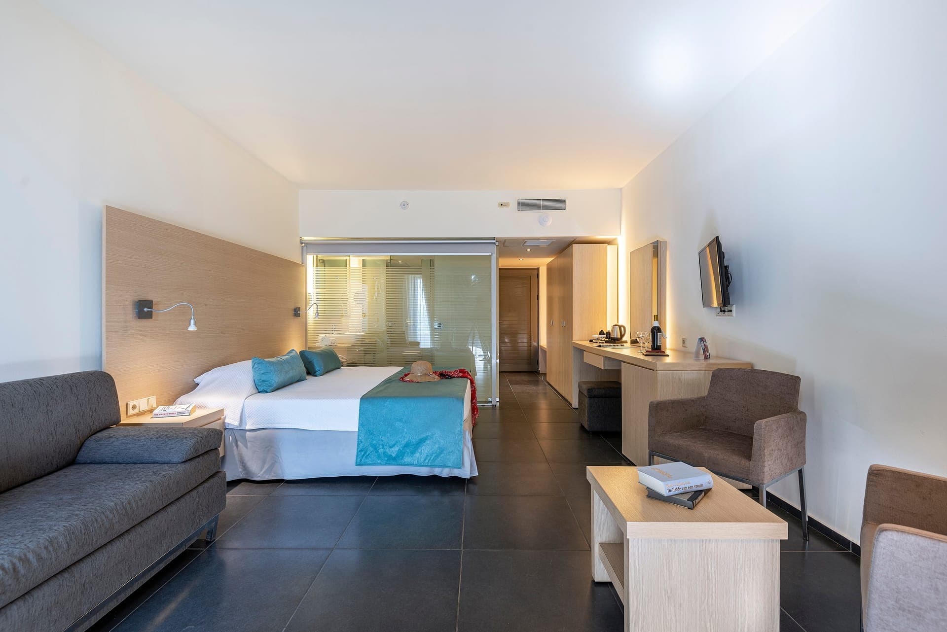 room-types-MIKRIPOLIK-DBLIV-0.jpg
