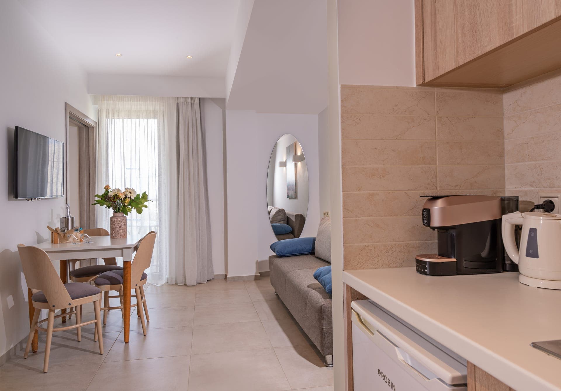 room-types-MINOSHOTEL-BEDSUI-0.jpg