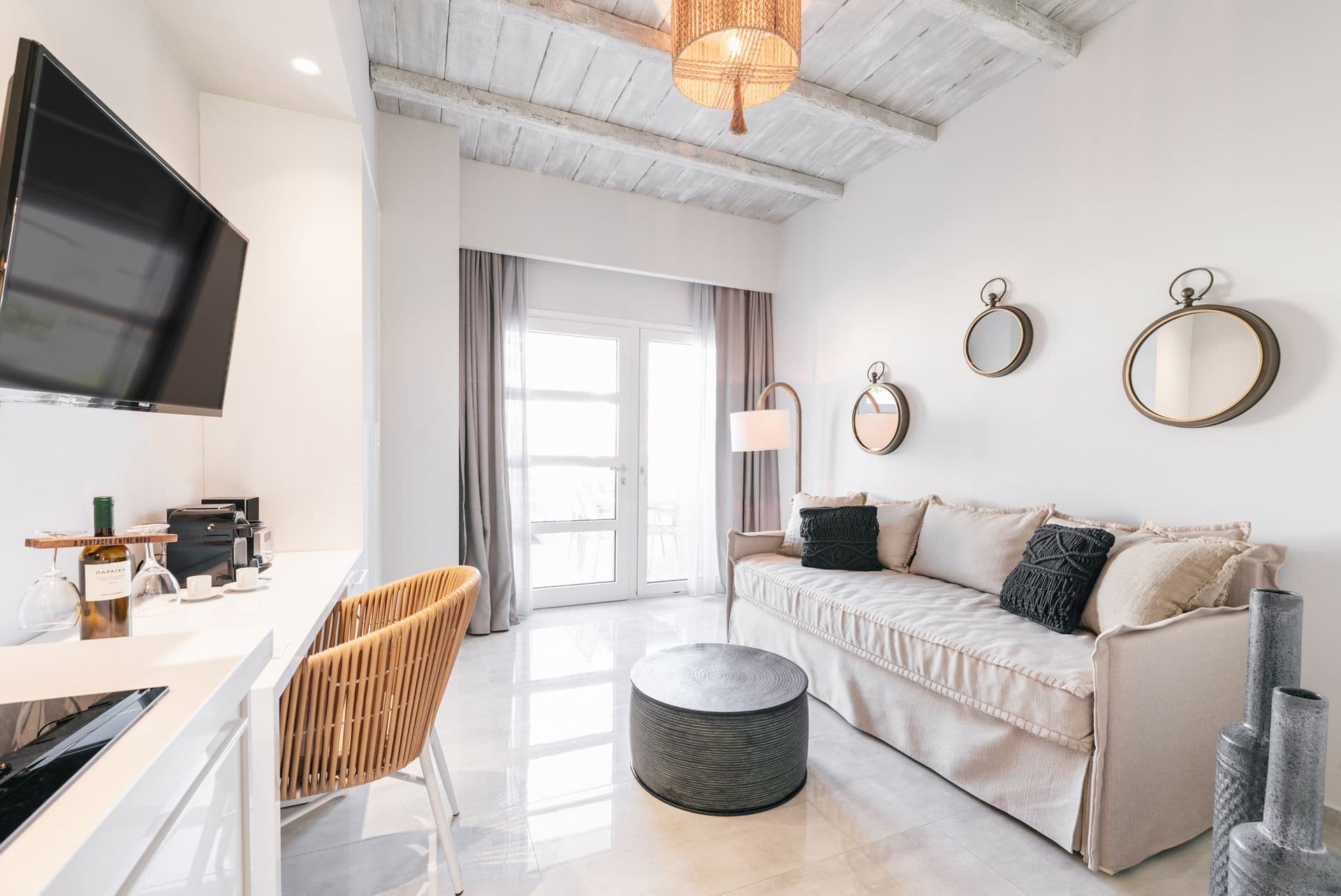 room-types-MINTHIAPTS-DLX-0.jpg